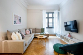 Meadows - Luxury 3-Bedroom Apartment in Athens